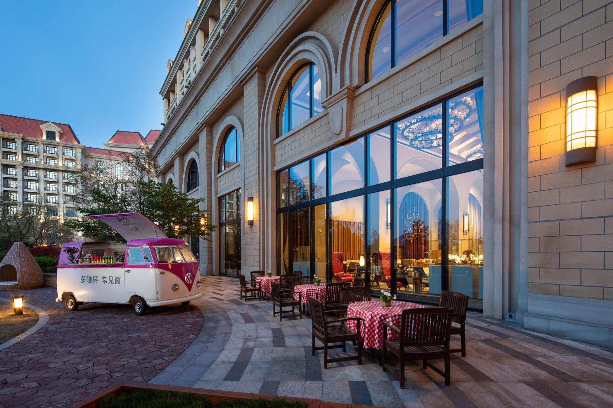 Crowne Plaza Qingdaoorientalmoviemetropolis By Ihg Exterior foto