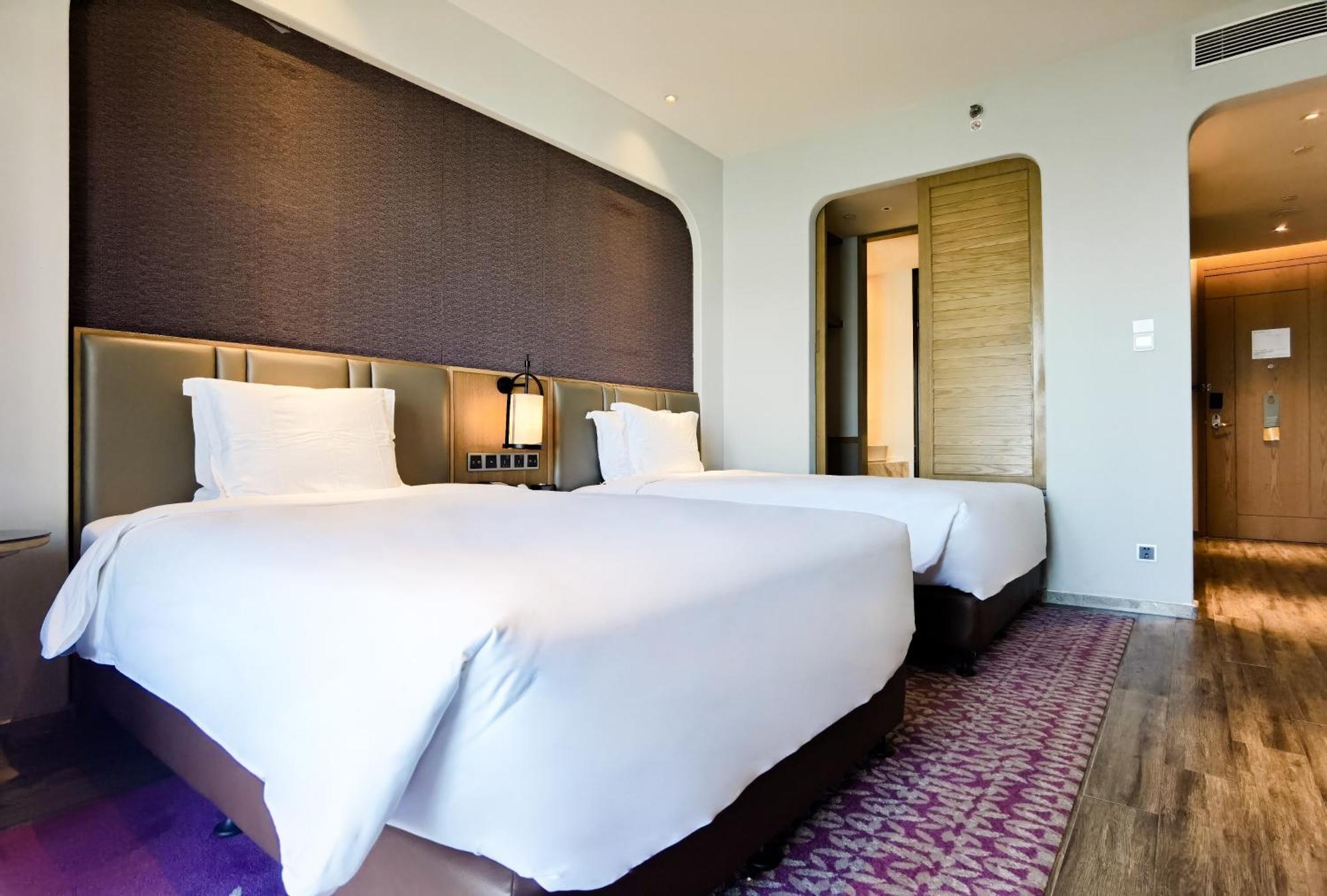 Crowne Plaza Qingdaoorientalmoviemetropolis By Ihg Exterior foto